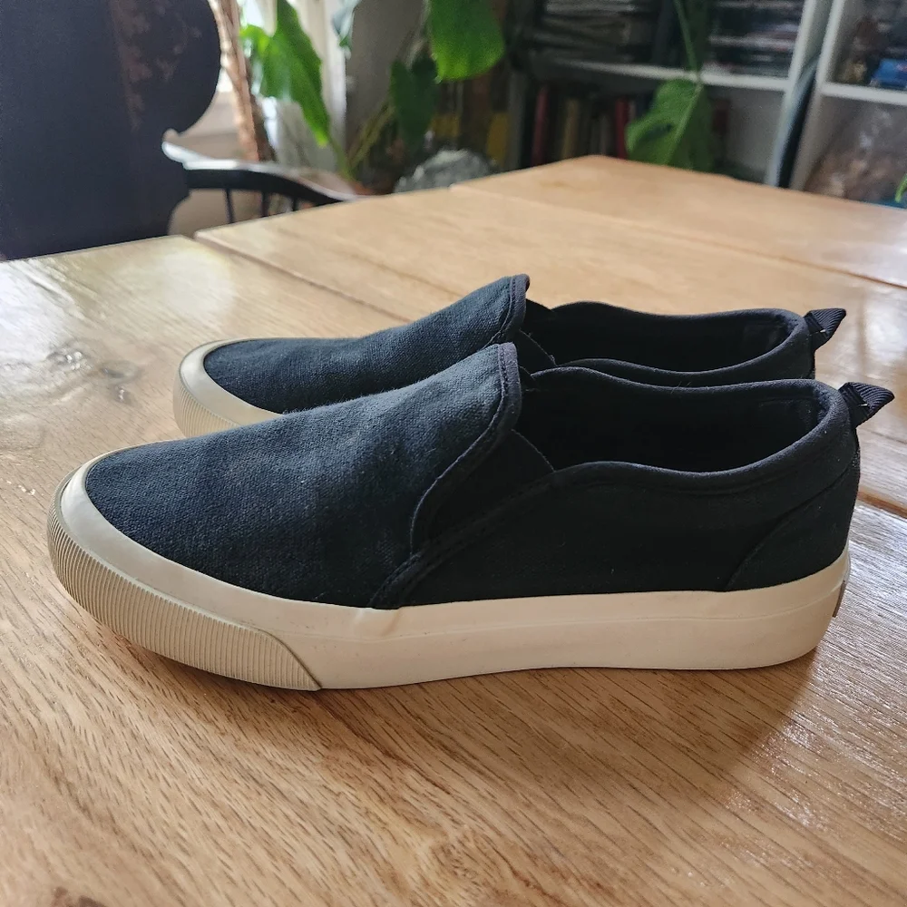Everlane Black Canvas Slip-On Shoes Organic Womens Size 7 Mens 5.5 Unisex - Picture 3 of 10